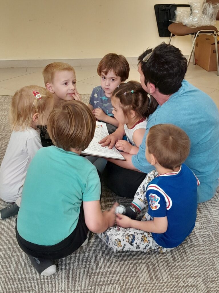 Mesekuckó – A szorgalmas és a rest leány (2024.05.10.)