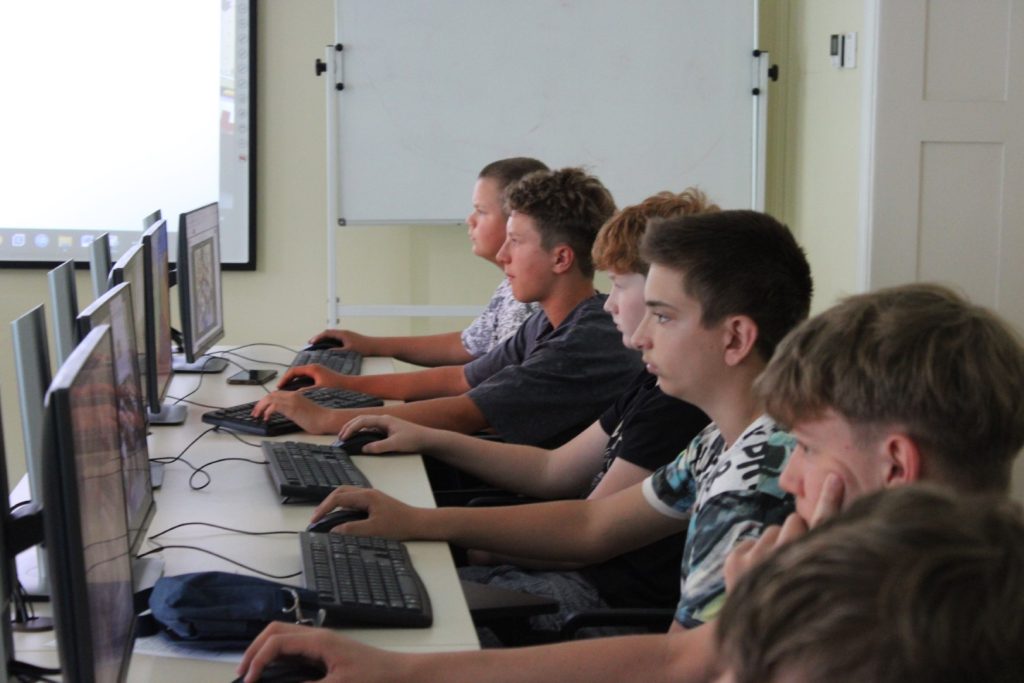 Play&Code – játékfejlesztés gyereknyelven – 1. nap (2025.07.21.)