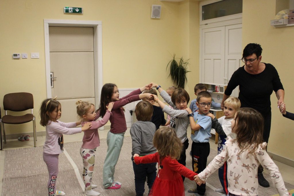 Mesekuckó – A mezei nyúl és a sündisznó (2025.11.21.)