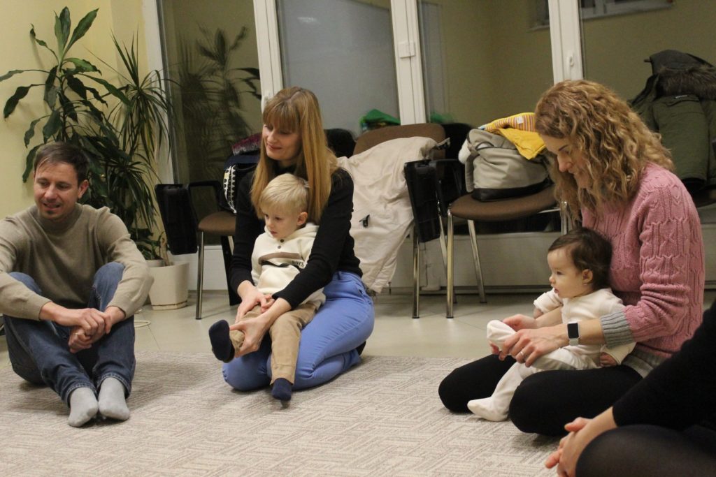 Kiugrott a gombóc – foglalkozás 0-3 éveseknek (2025.12.16)