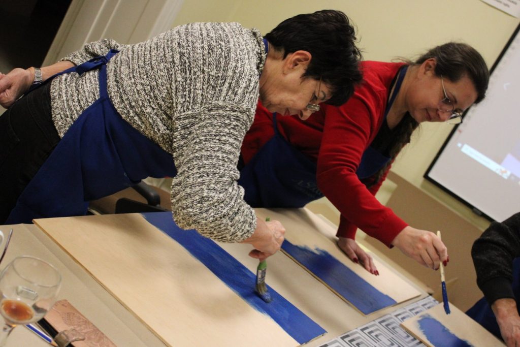 ASzakkör – Bútorfestés (2025.12.17.)