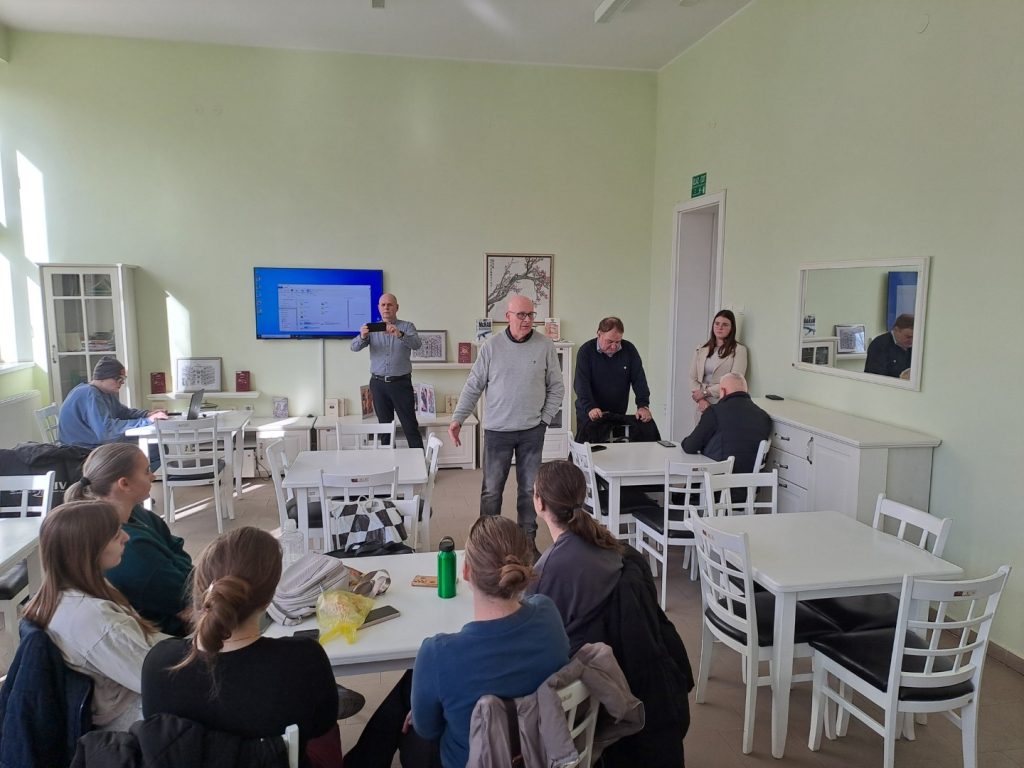 Jelentkezz alapképzésre, szűrésre és fejlesztésre