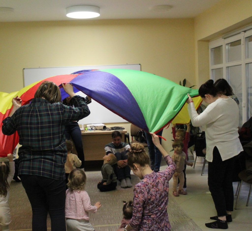 Kiugrott a gombóc – foglalkozás 0-3 éveseknek (2026.03.03.)