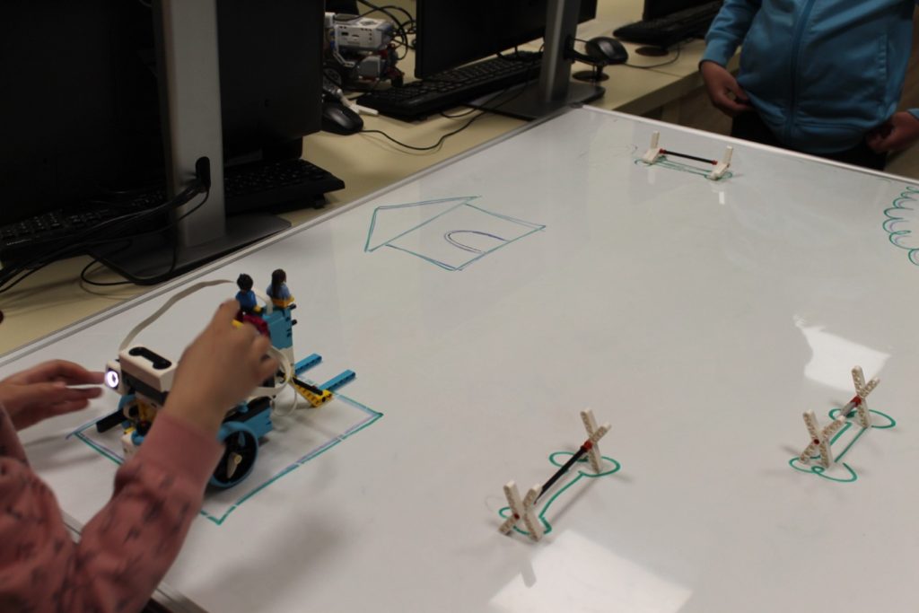 LEGO robotika foglalkozás 8-11 éveseknek (2026.03.19.)