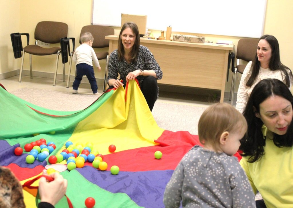 Kiugrott a gombóc – foglalkozás 0-3 éveseknek (2026.03.31.)