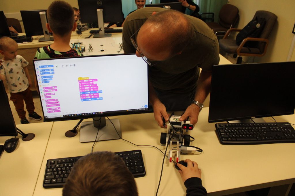 LEGO robotika foglalkozás 8-11 éveseknek (2026.05.21.)