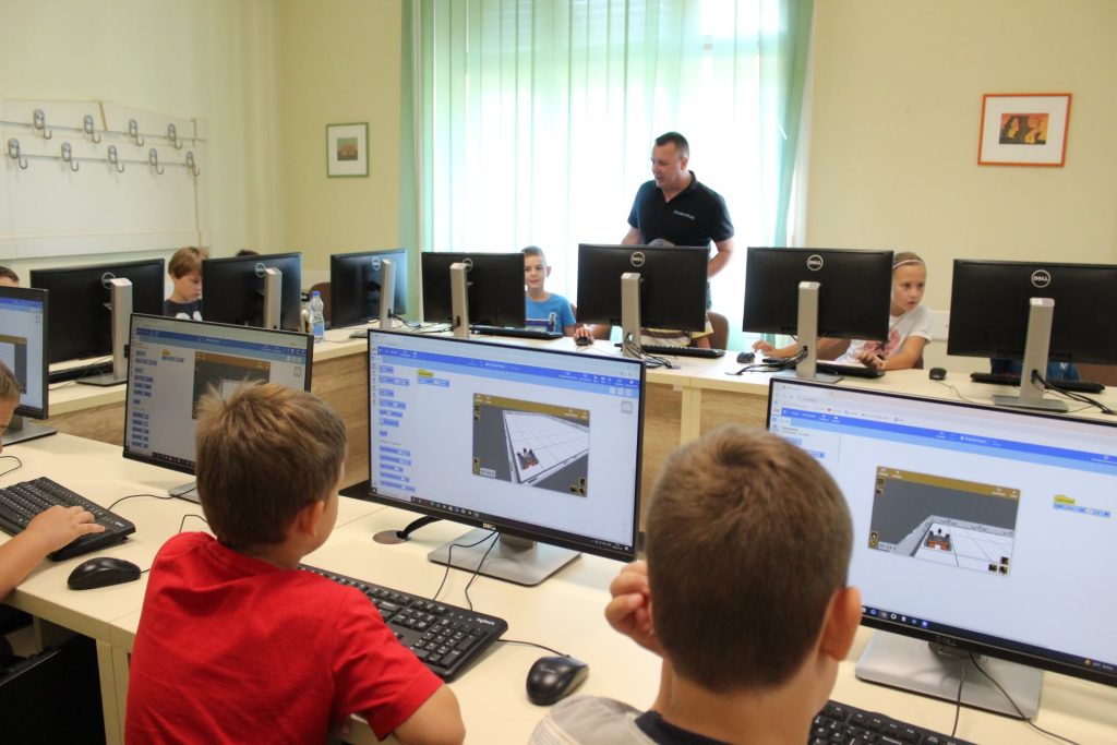RoboTábor – nyári informatikai tábor (2026.07.20.)