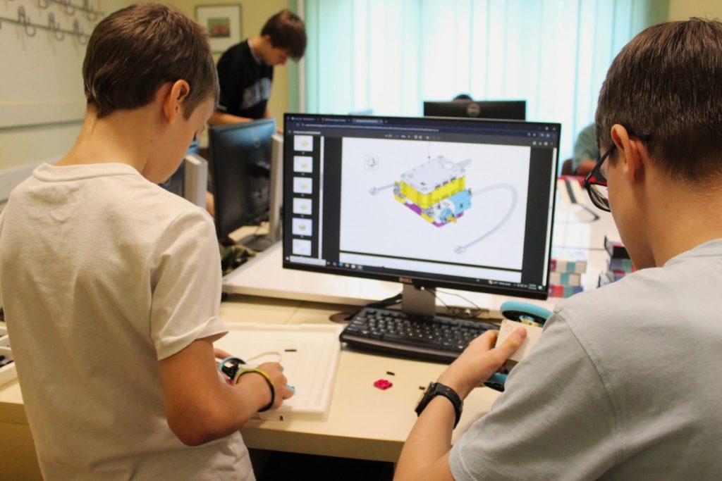 Senior RoboTábor – nyári informatikai tábor (2026.07.22.)