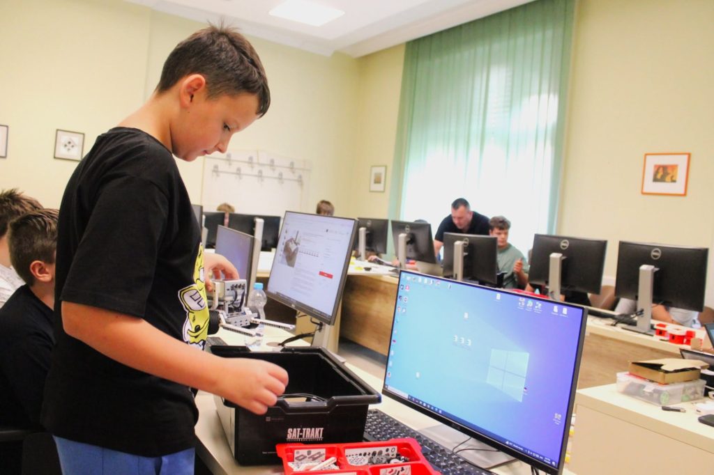 Senior RoboTábor – nyári informatikai tábor (2026.07.23.)